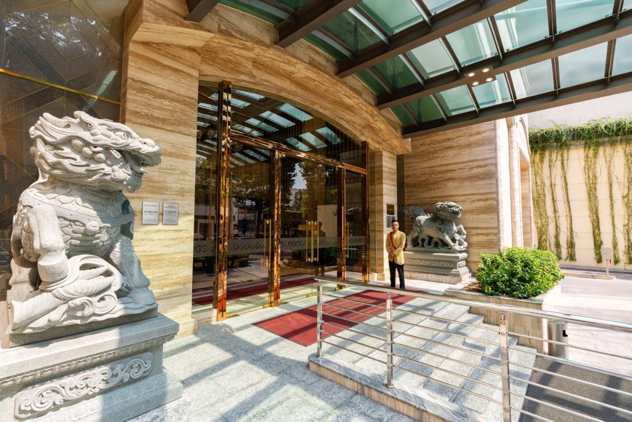 Sherwood Suites Хошимин Экстерьер фото
