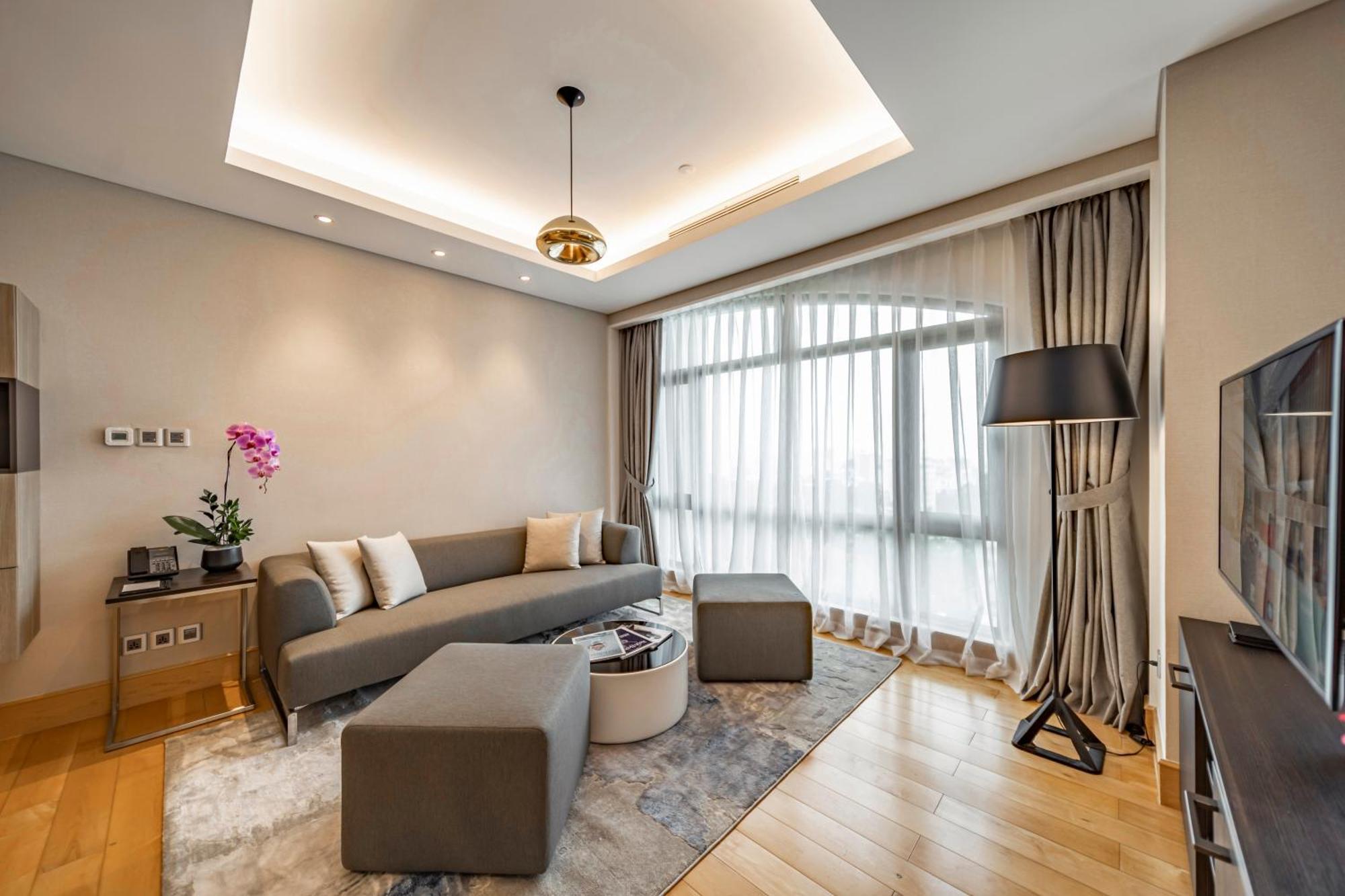 Sherwood Suites Хошимин Экстерьер фото