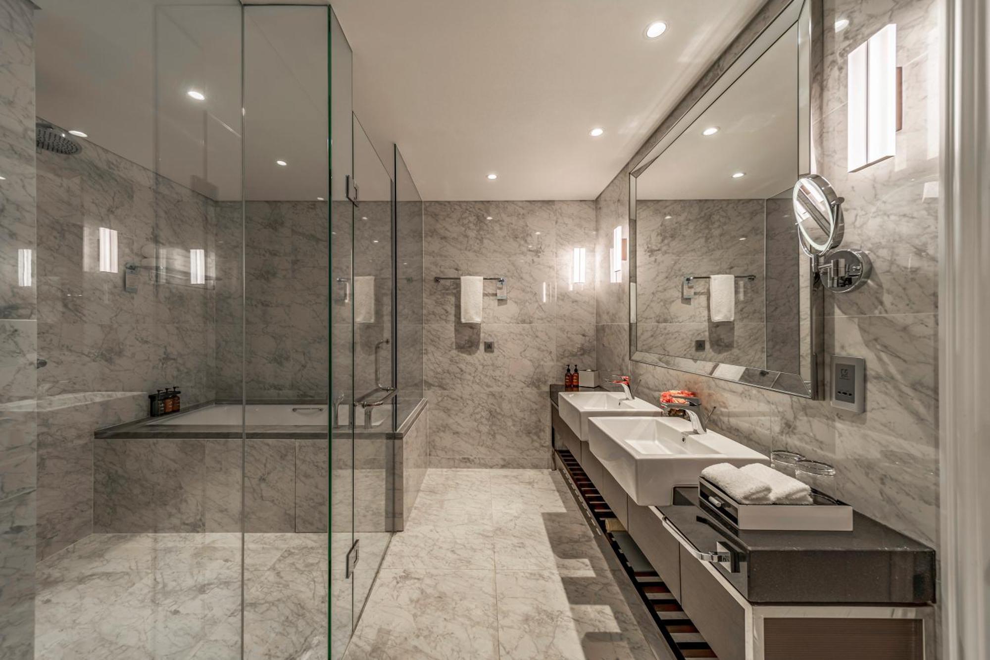 Sherwood Suites Хошимин Экстерьер фото