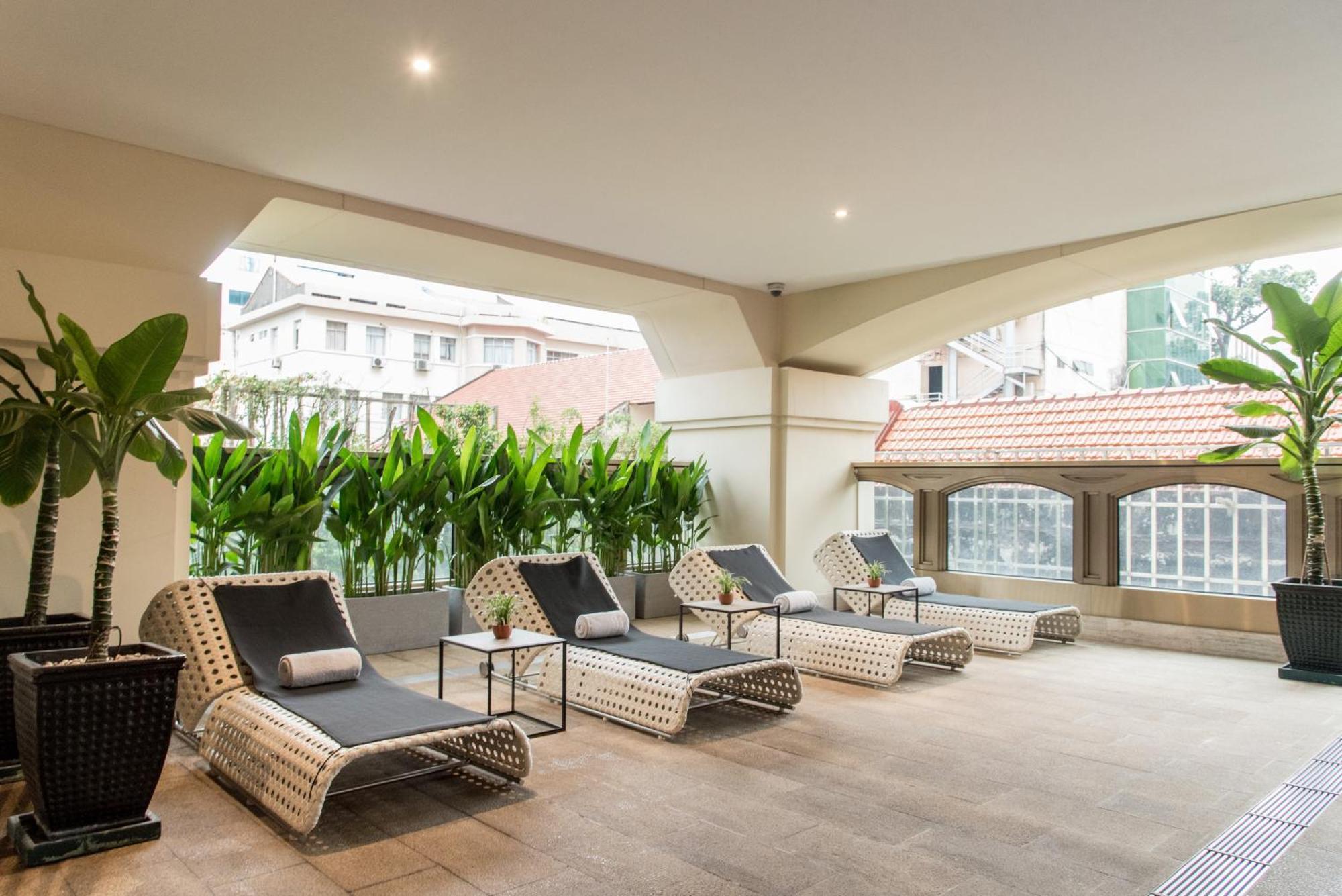 Sherwood Suites Хошимин Экстерьер фото